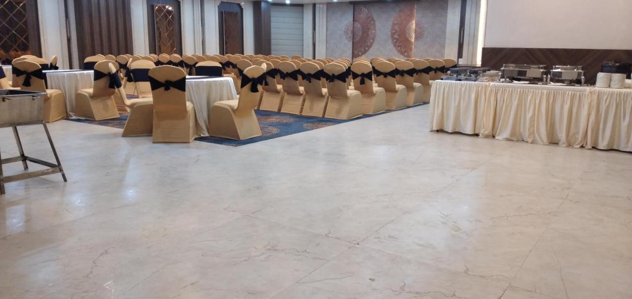 Hotel Four Element Варанасі Екстер'єр фото